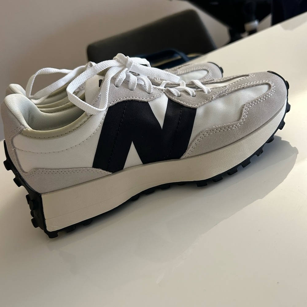 New Balance 327 Sea Salt. Size 7.5. Brand New